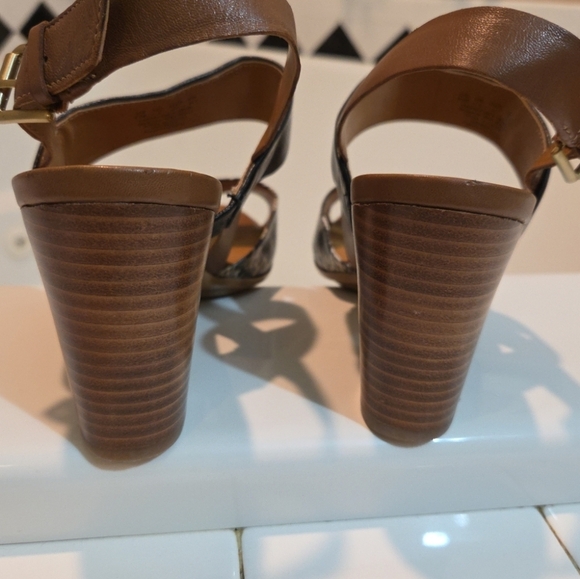 NATURALIZER Dahnny Dress Block High Heel Sandals Black White Leather Womens 9.5W - Picture 7 of 7